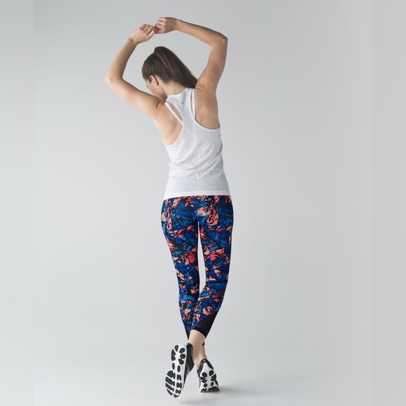 Lululemon Inspire Tight II cropped blue black and orange -like new size 6 - Picture 3 of 6